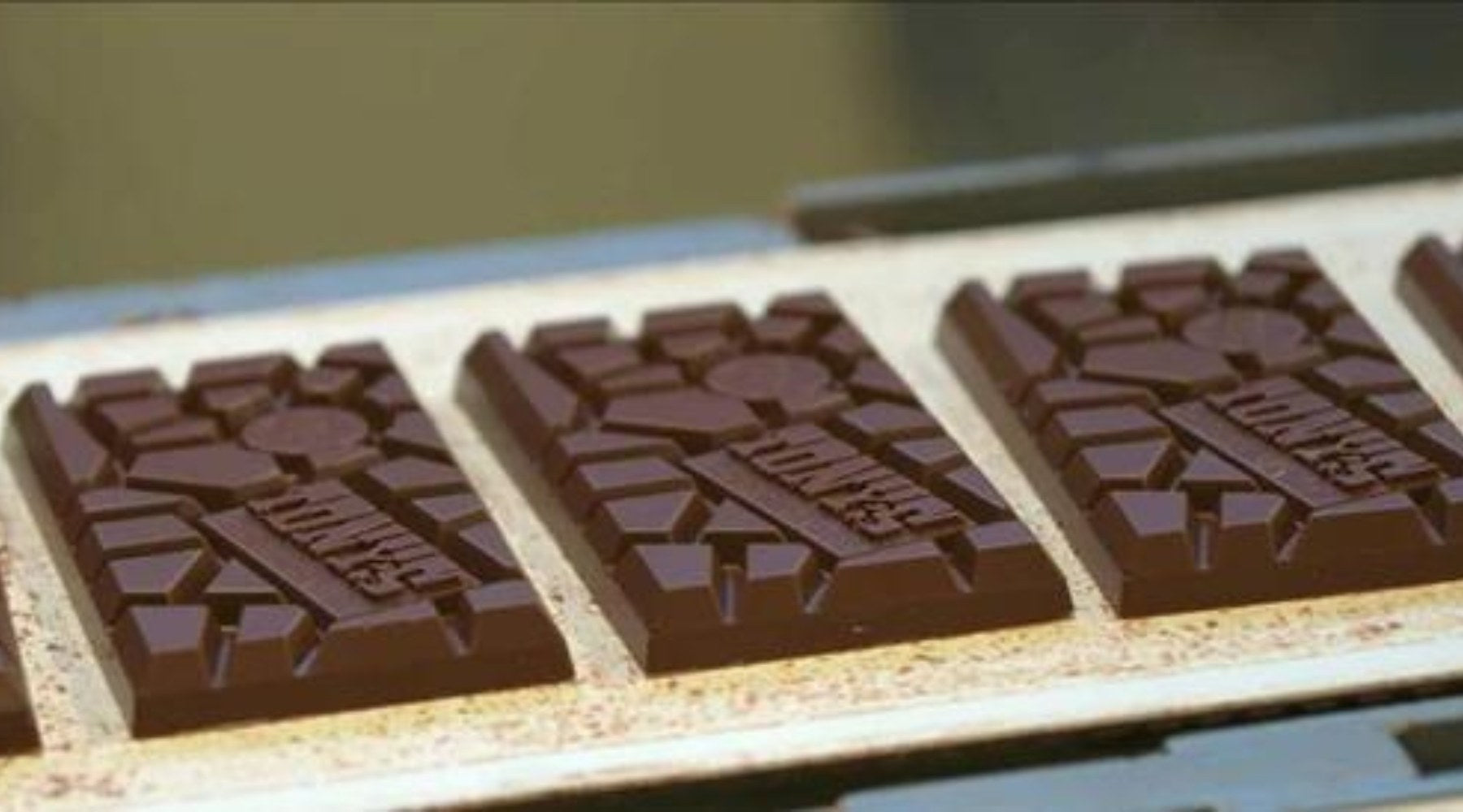 Tony's Chocolonely Schokoladentafeln aus der Netflix-Serie Rotten